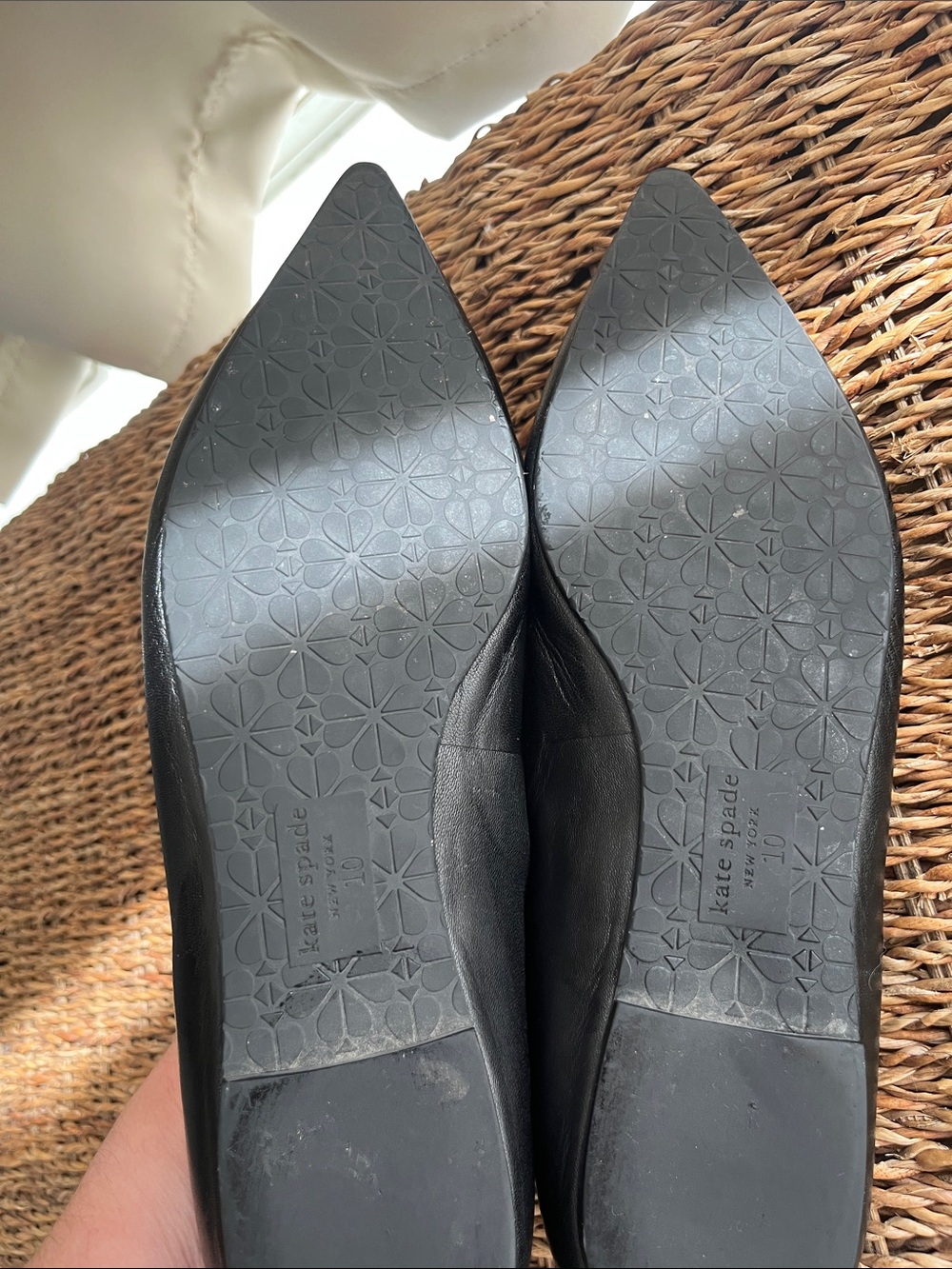 ♠️ kate spade Black Pointed Leather Flats with logo - Picture 10 of 12